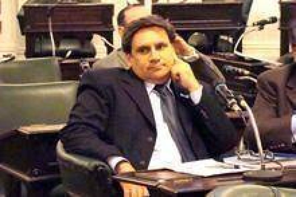 "El gobernador no tendr� m�s excusas", advierte Rub�n Bassi
