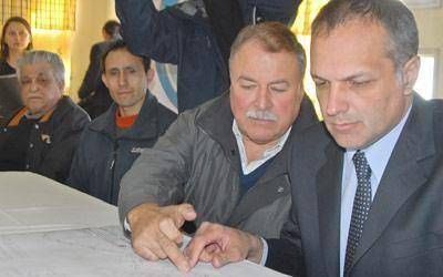 Buzzi viaja hoy a Colombia para disertar sobre el proyecto de aulas digitales y energ�as alternativas