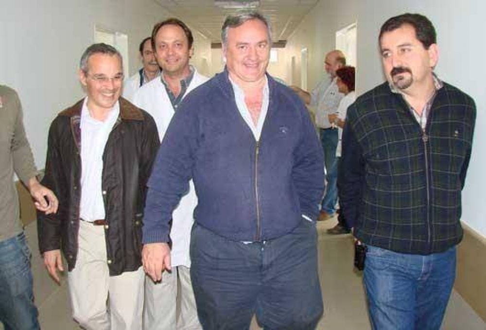 San Miguel: De la Torre recorri� el Hospital Larcade