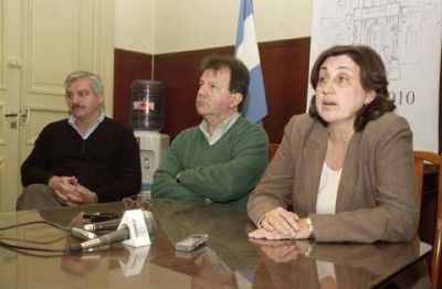 ANUNCI� QUE EL AUMENTO NO SER� DE M�S DEL 10 POR CIENTO
