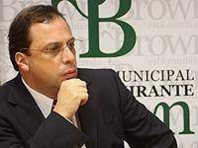 INTENDENTE GIUSTOZZI ENCABEZA ACTO DIA DE LA INDUSTRIA