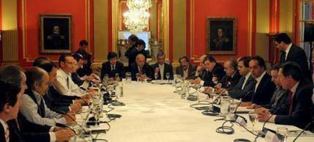 Seguridad: Scioli repas� "resultados de operativos" ante unos 30 alcaldes