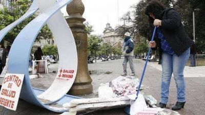 Los m�dicos levantaron las medidas de fuerza en medio de un tenso clima