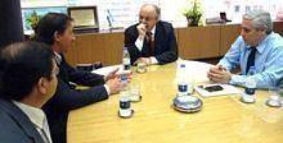 Promoci�n del Empleo: municipios firman convenio con el ministro Carlos Tomada