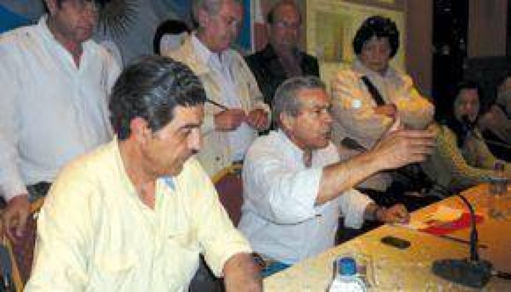 La UCR salte�a invit� a Cobos, Alfons�n y Sanz a la asunci�n de Posadas el pr�ximo 24