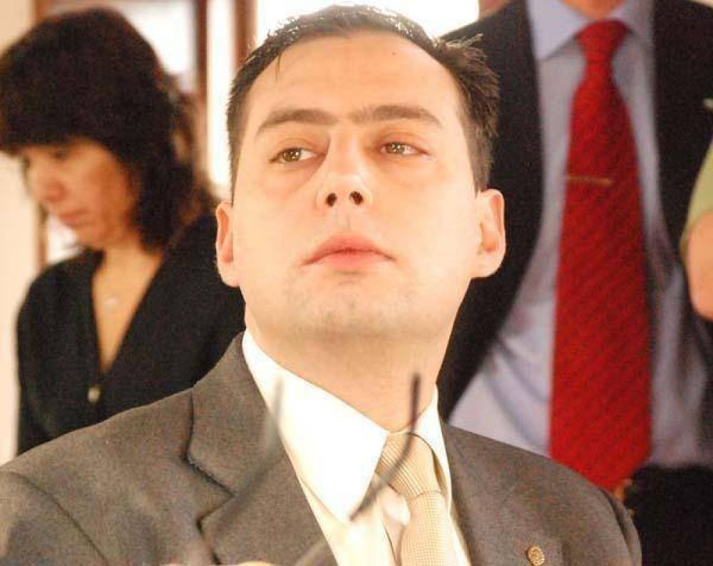 Aramburu sab�a de la denuncia de coimas contra Far�as pero la minimiz�