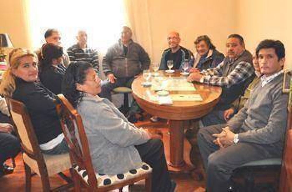 Barrios afectados Plan de obras a 60 d�as para la provisi�n de agua potable