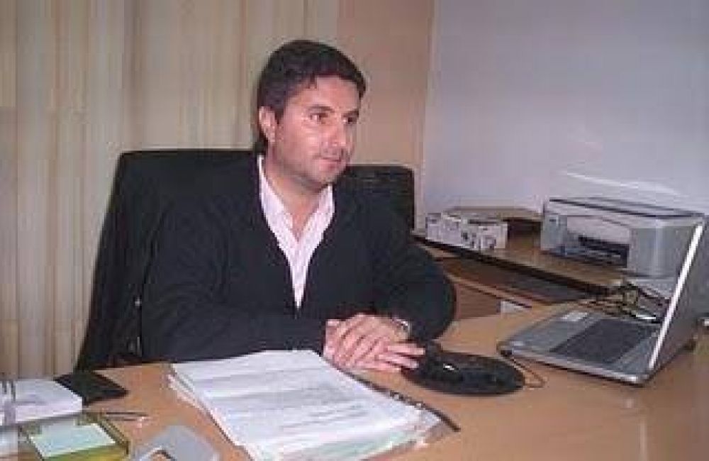 Conformar�n la Comisi�n Asesora para la Adjudicaci�n de Viviendas