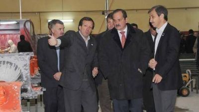 El Gobierno anunci� medidas en beneficio de la industria azucarera