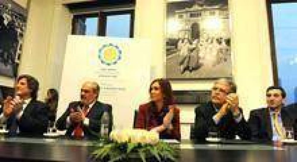 An�bal F. interpuso una acci�n de amparo para frenar la represa Ayu� 