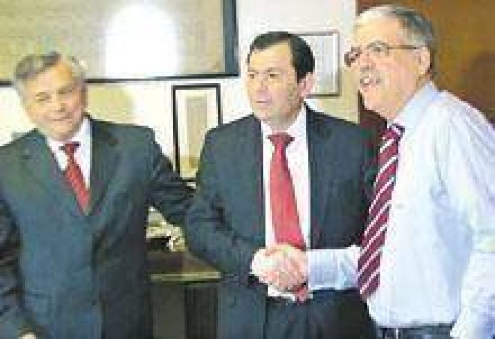Inversi�n de $400 millones para el gas, las torres y el aeropuerto de Las Termas