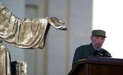 Fidel volvi� a dar un discurso ante una multitud (dur� 45 minutos)