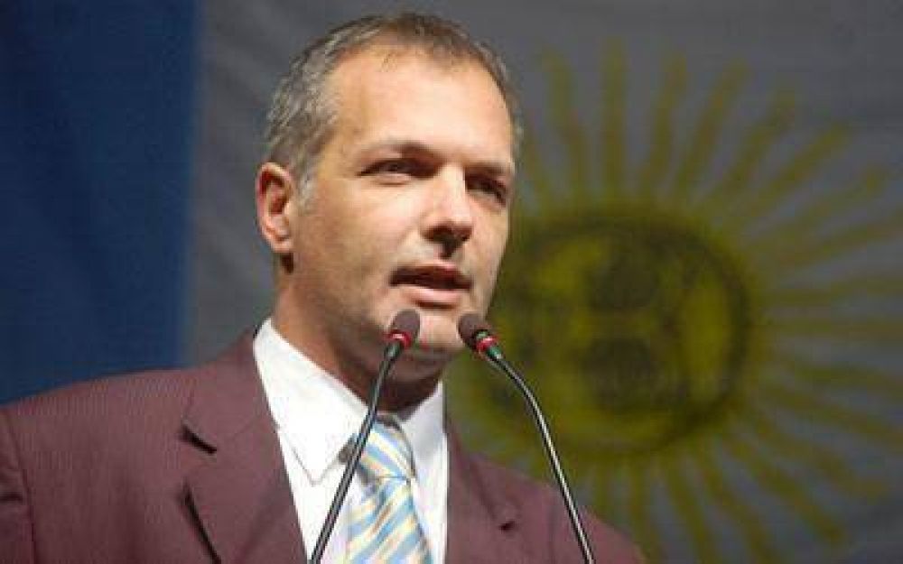 Buzzi present� en Colombia el Presupuesto Participativo