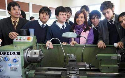 Cristina inaugur� Centro Cultural y Escuela Industrial N� 7 en Las Heras