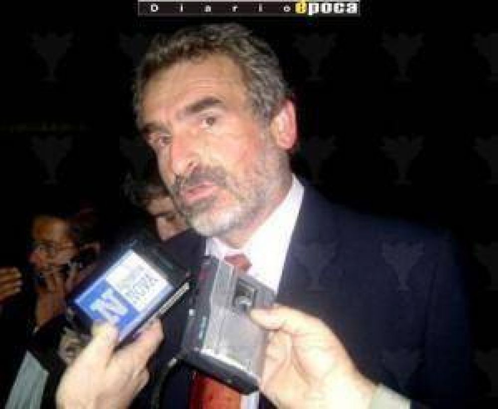 Rossi abog� por construir �un Estado presente�