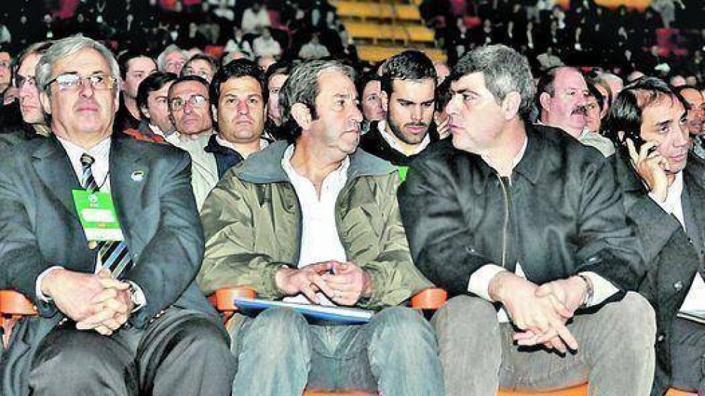 Cobos y Macri se mostraron en C�rdoba con la Mesa de Enlace