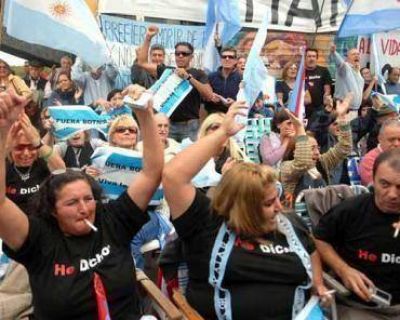 Los asamble�stas vuelven a movilizarse a Arroyo Verde
