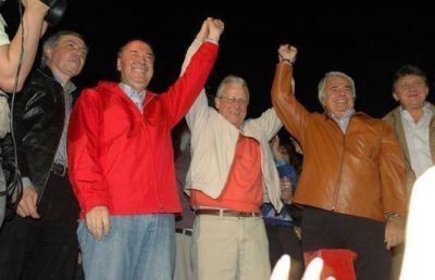  	  Con el "voto electr�nico" Eduardo Avalle, fue reelecto en Marcos Ju�rez