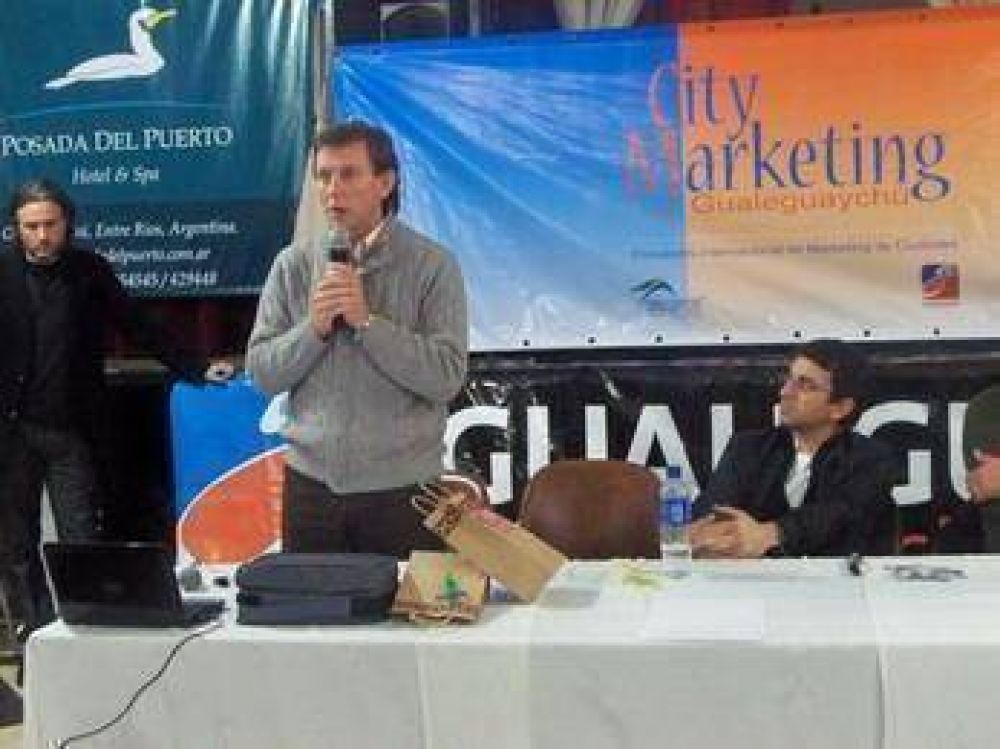 Bahillo resalt� interacci�n de lo p�blico con lo privado para mejorar la ciudad 