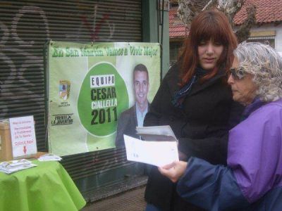 Sigue la recorrida El equipo �C�sar Ciallella 2011� lleg� a San Andr�s con el Mapa de Soluciones