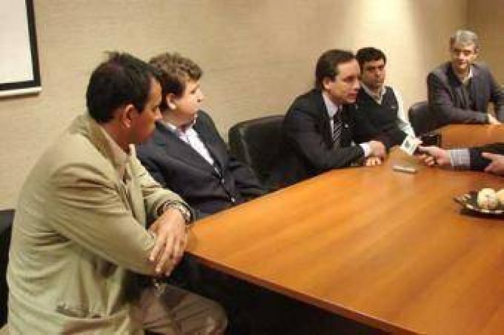 Empresas de Jun�n participan en la Expoprado 2010 que comienza el mi�rcoles