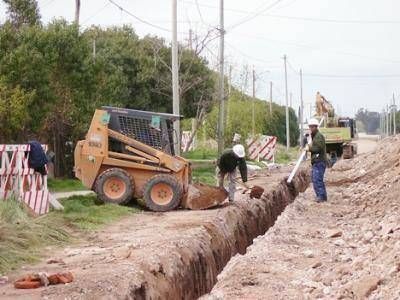 Ejecutivo y legislativo recorrieron obras de cloacas