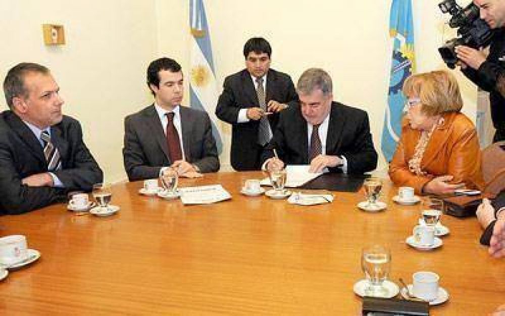 Das Neves destac� la alta inversi�n en cloacas