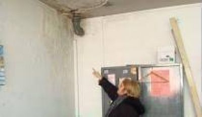 Temen un derrumbe Protesta en Secretar�a de Inspecci�n por la situaci�n edilicia