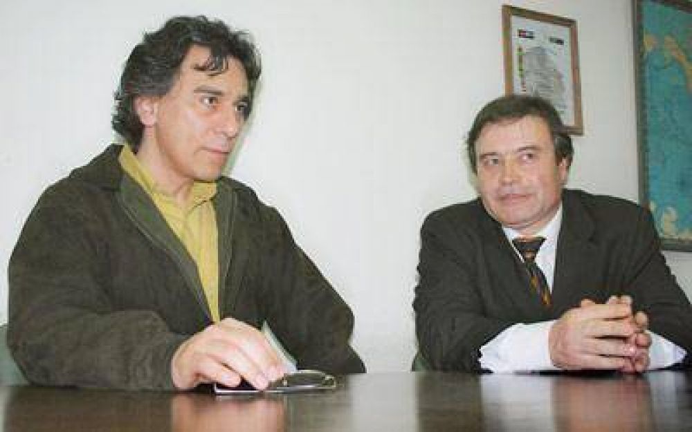 Ricardo Alfons�n visitar� Chubut antes de fin de a�o