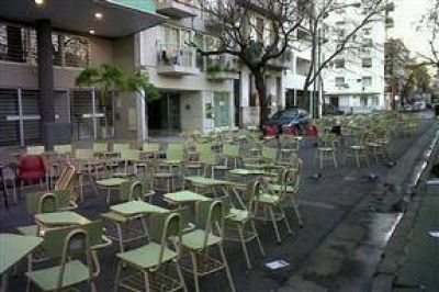 Estudiantes de la Facultad de Sociales de la UBA marchan hacia el Rectorado
