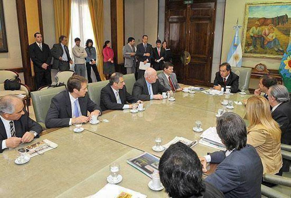 La Provincia otorg� 500.000 pesos para la construcci�n de 40 viviendas en el barrio Pickelado 