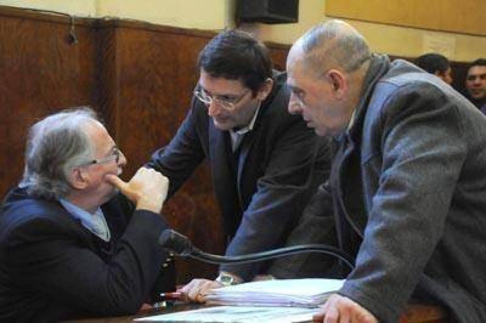 Concejales cuestionan la eficacia de retirar el registro de conducir