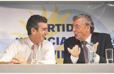 Incomodar a sus ministros: la estrategia de Kirchner para generar candidatos oficialistas