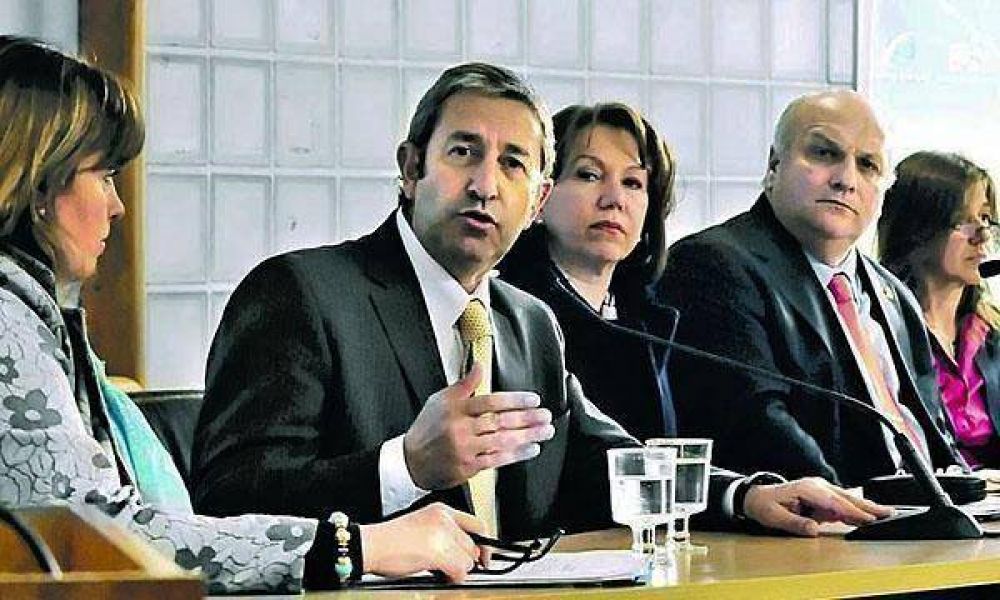 El Senado retoma el debate para crear una "colimba c�vica" Poste� tu comentario