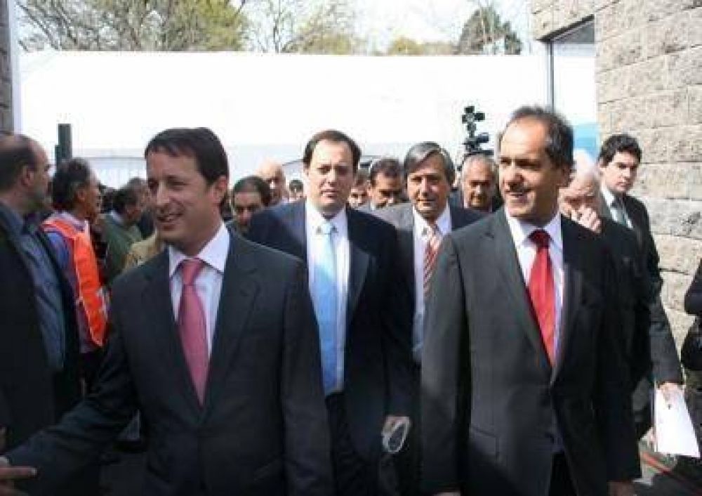 Gurzi visit� junto al Gobernador Scioli y el Ministro Ferr� la Expo-Lom�s
