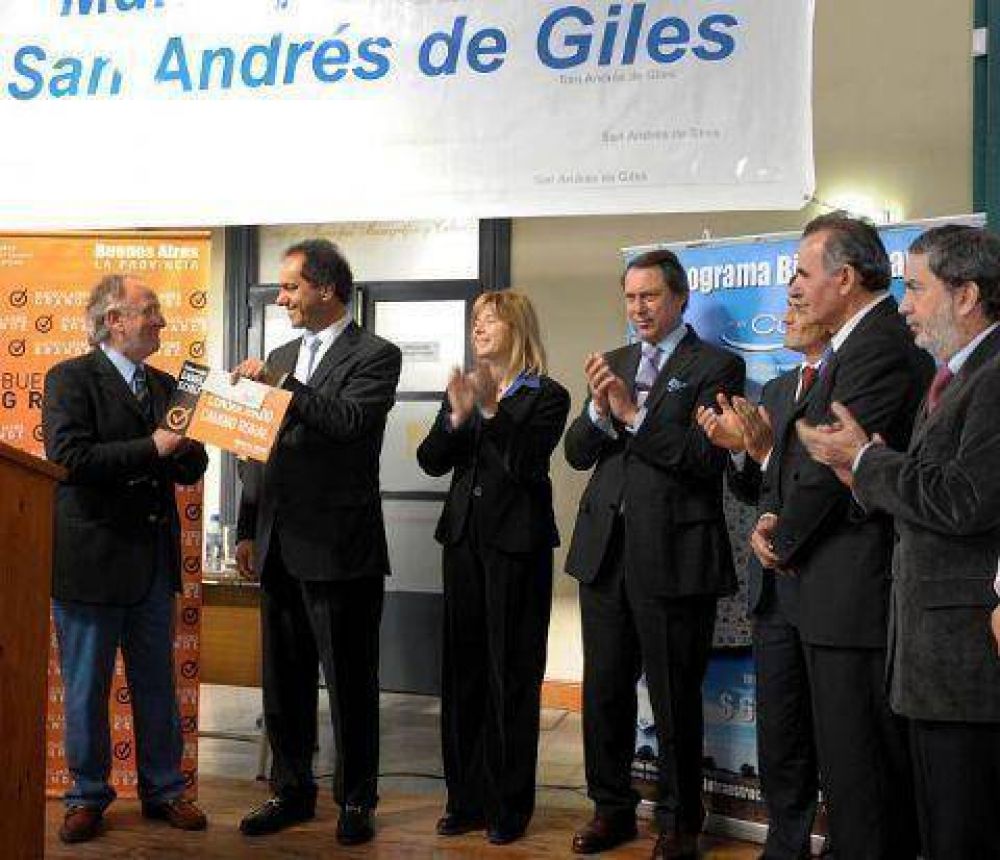 Scioli inaugur� una planta de reciclado en San Andr�s de Giles