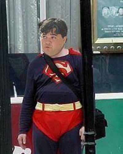Asumi� el super secretario