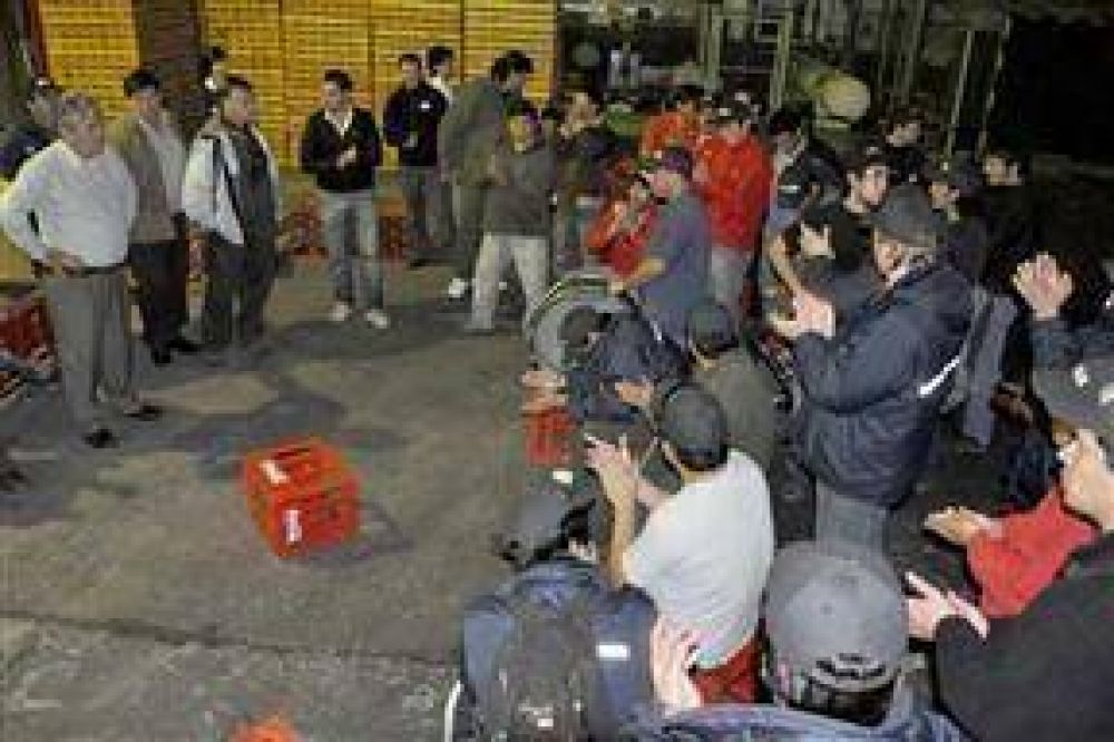 Se multiplican los frentes de conflicto por presiones gremiales