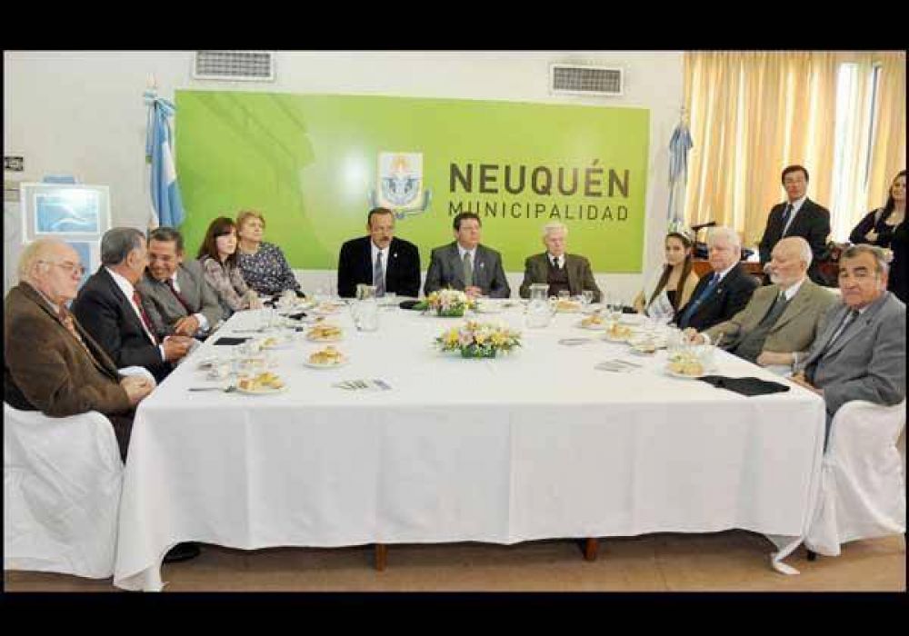 Farizano se reuni� con ex intendentes