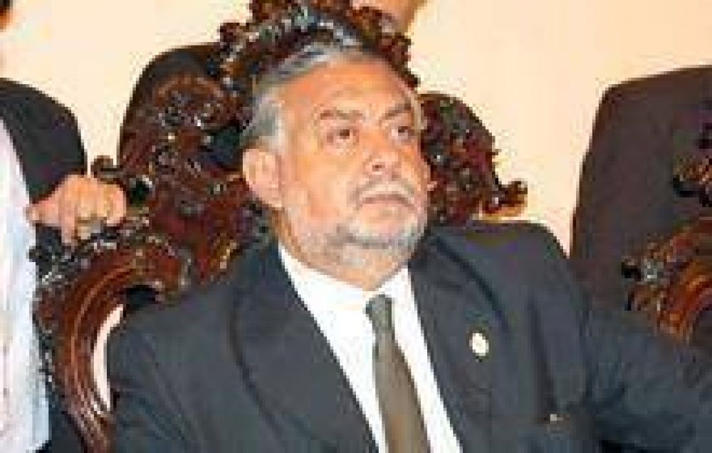 Desprolijidad ejecutiva y reclamo Legislativo