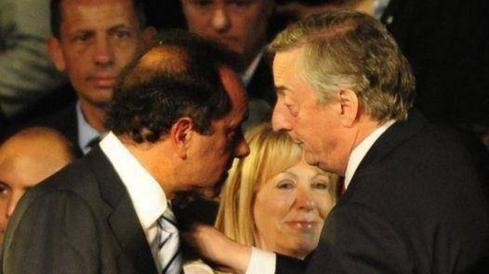 Buscan bajar el impacto del duro reproche de Kirchner a Scioli