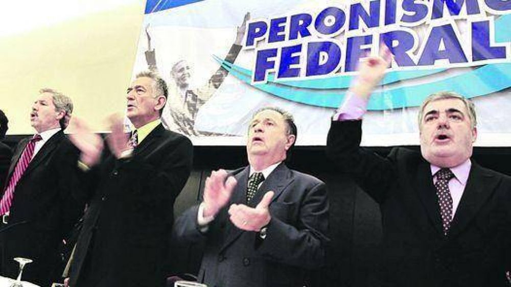 Tras la tensi�n, los presidenciables del PJ anti K acordaron seguir juntos