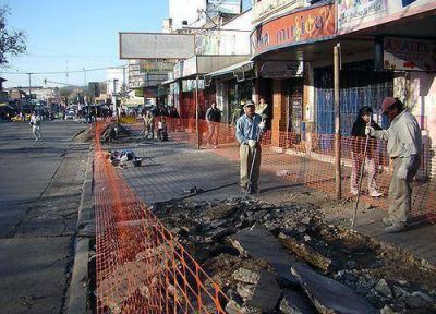 Comenz� el embellecimiento y arborizaci�n de veredas en la ocupada calle Dorrego
