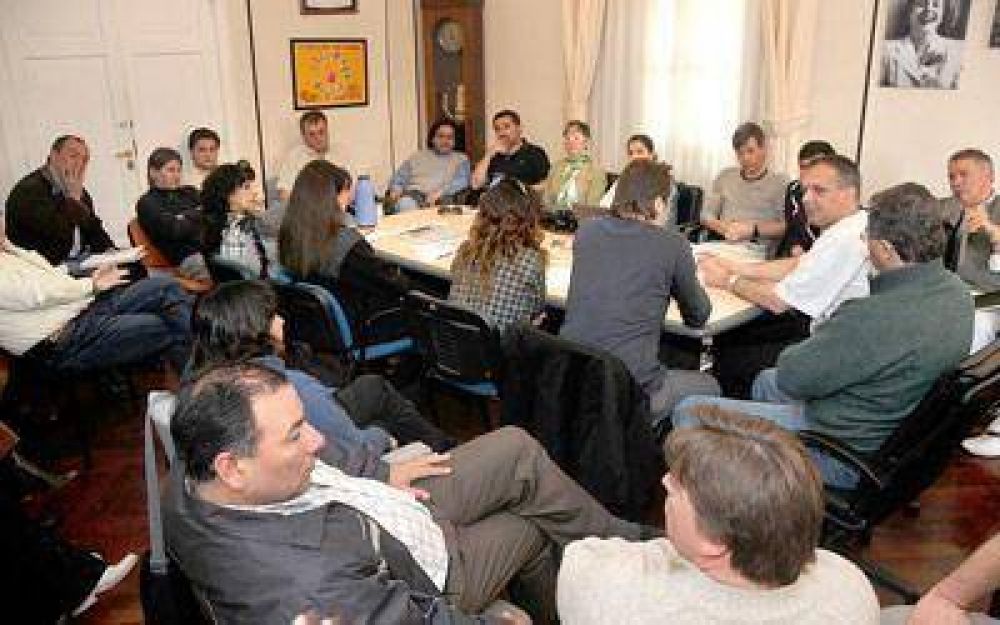 Buzzi convoc� ayer a su gabinete para evaluar la tarea de cada �rea