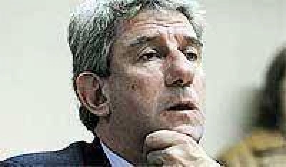 Hay que aclarar los controles y Macri tiene que estar dando la cara, dijo Fatala