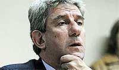 Hay que aclarar los controles y Macri tiene que estar dando la cara, dijo Fatala
