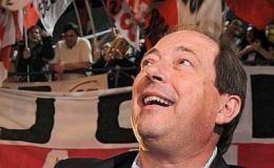Sanz apuesta a un acuerdo pero admiti� que "hoy vamos camino a las internas del 14 de agosto"