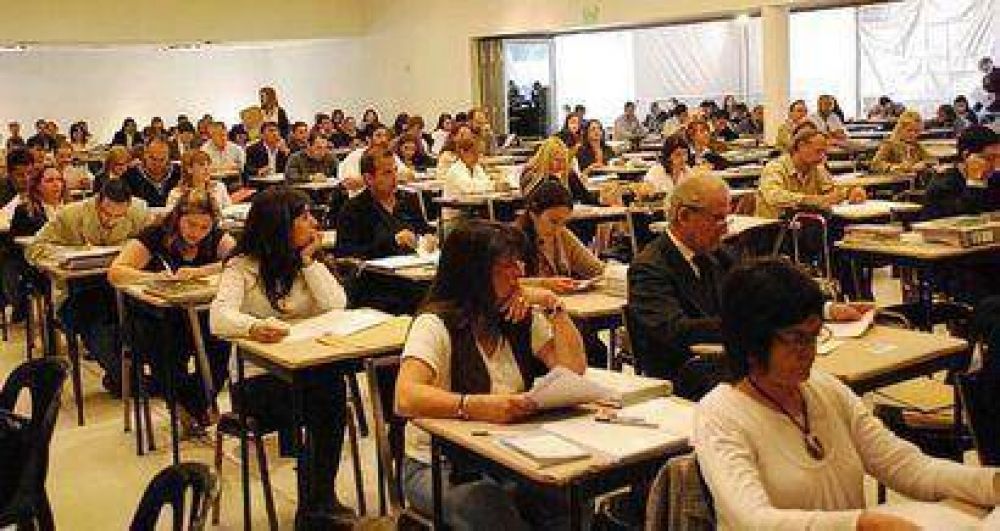 La oposici�n tild� a los concursos de "Caballo de Troya"