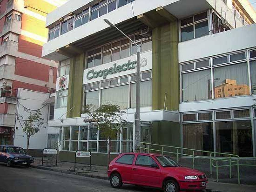 Canje de l�mparas de bajo consumo en Loma Negra