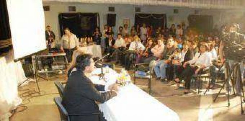 Capitanich: "Per�n fue un creador de su propio �xito"